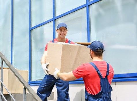 Packing and moving items into secure storage in Pimlico